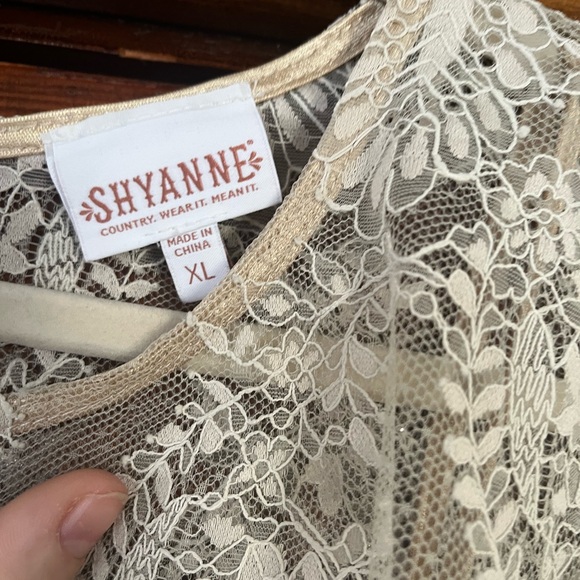 Shyanne Country Outfitter Lace Longsleeve Top - Picture 3 of 5